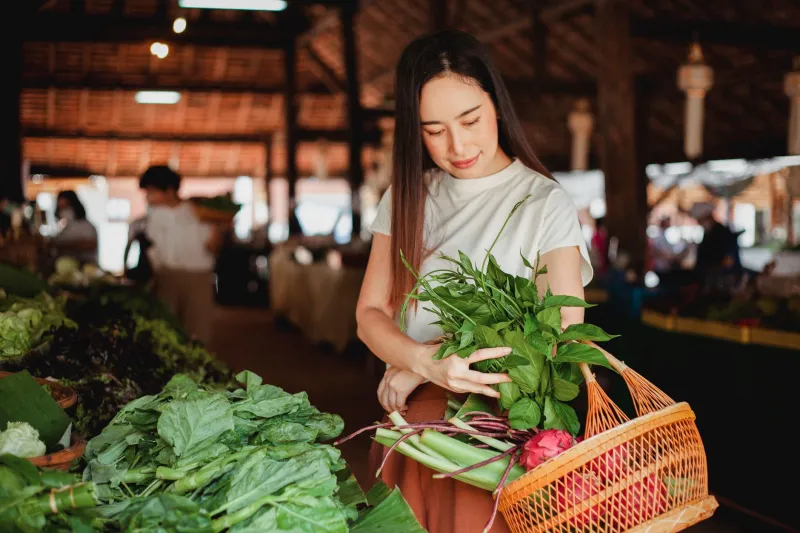 Shop the Market Like a Pro: The Sensory Secrets to Picking Perfect Produce Every Time